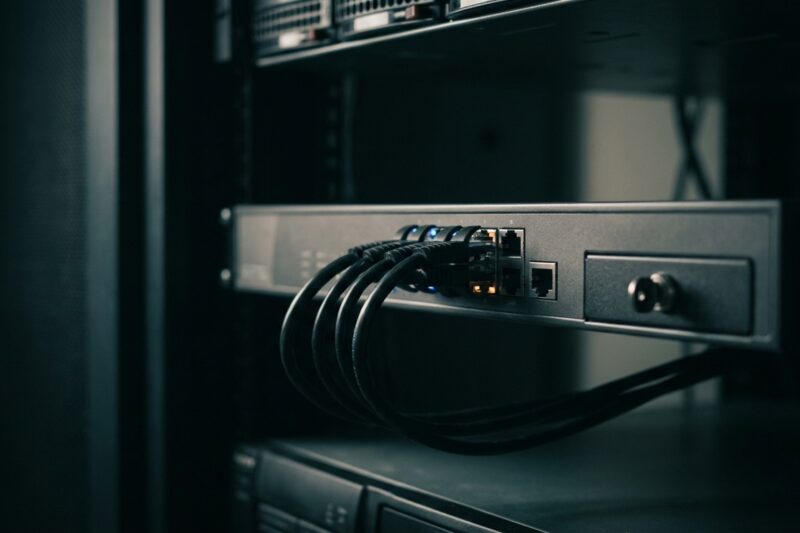 Vulnerabilidad en SonicWall: Por qué el parche de firmware no es suficiente para proteger su VPN