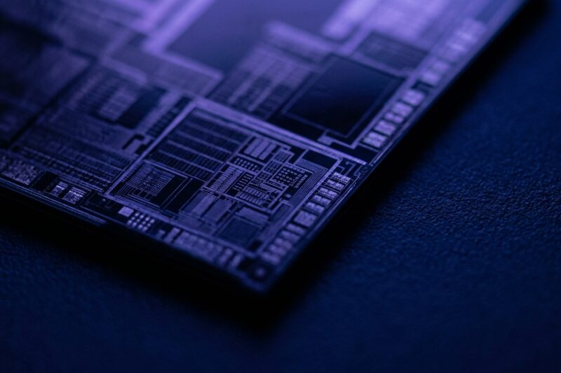 Nueva vulnerabilidad en el kernel de Linux permite el escape de máquinas virtuales en arquitecturas ARM64